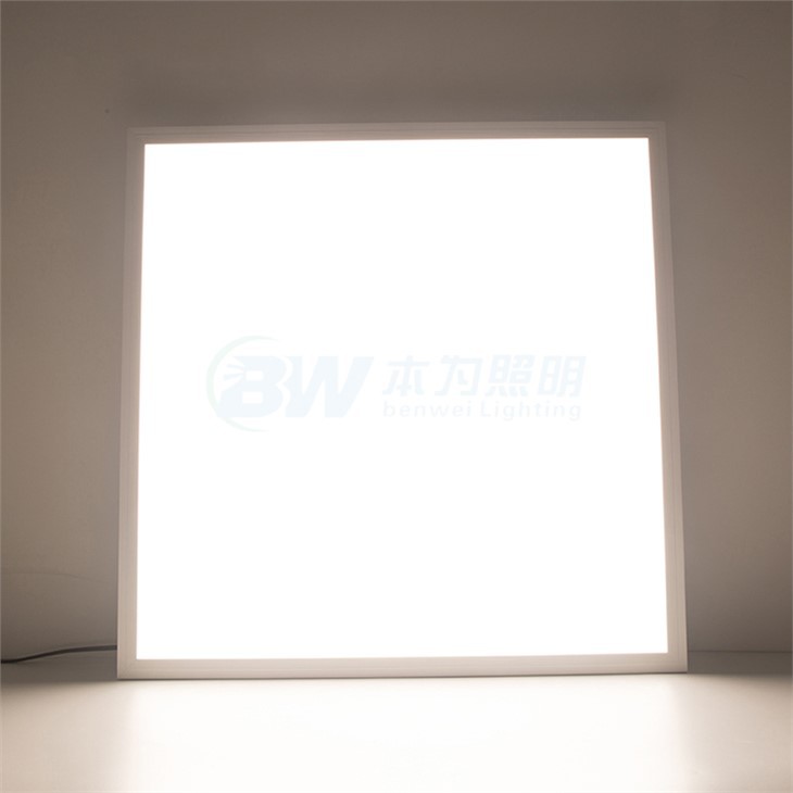 LED luč 300x300 mm