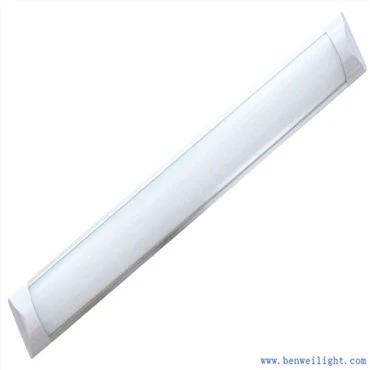 Linearna LED cevna luč za pisarno
