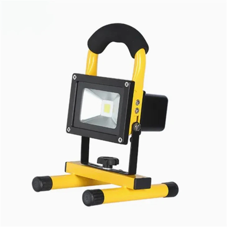 Prenosne LED reflektorji 150 W