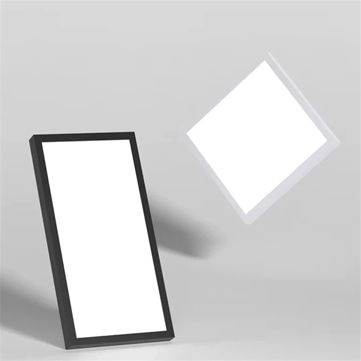 LED nadometna svetilka
